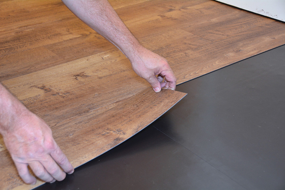 1mm 2mm 3mm Ixpe Acoustic Pro Floating Floor Underlay ملف من ورق رغوة البولي إيثيلين مغلق الخلية