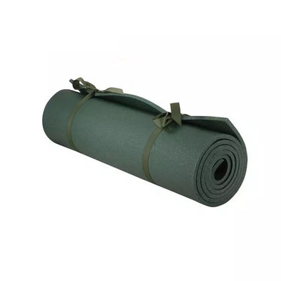 تُباع كالبسكويت الساخن وسادات نوم للتخييم خفيفة الوزن من إسفنج XPE في الهواء الطلق مقاومة للماء على شكل لفائف