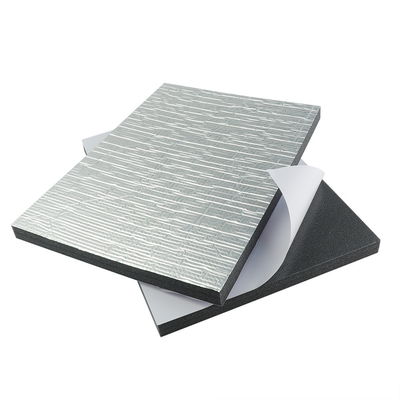 الصفائح العازلة من الرغوة المقاومة للنيران من 0.4mm-60mm وقائية من الزمن انعكاس 96-97% سهلة التثبيت